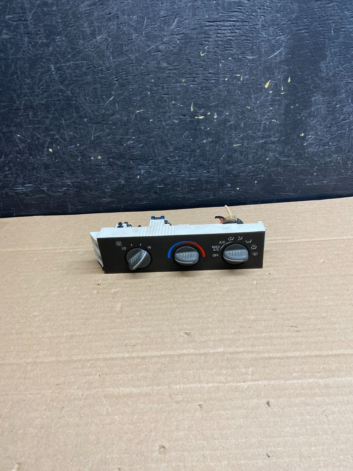 2001 - 2007 GMC Chevrolet Express 1500 Climate Control A/C AG5105 DG0
