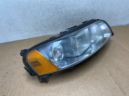 2005 to 2007 Volvo XC70 V70 Right Passenger RH Headlight AI8836 DW2