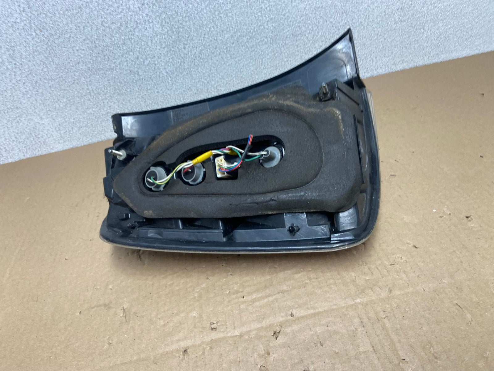 2004 - 2005 Toyota Prius Right Passenger Side Rh Tail Light AB6216 LK5