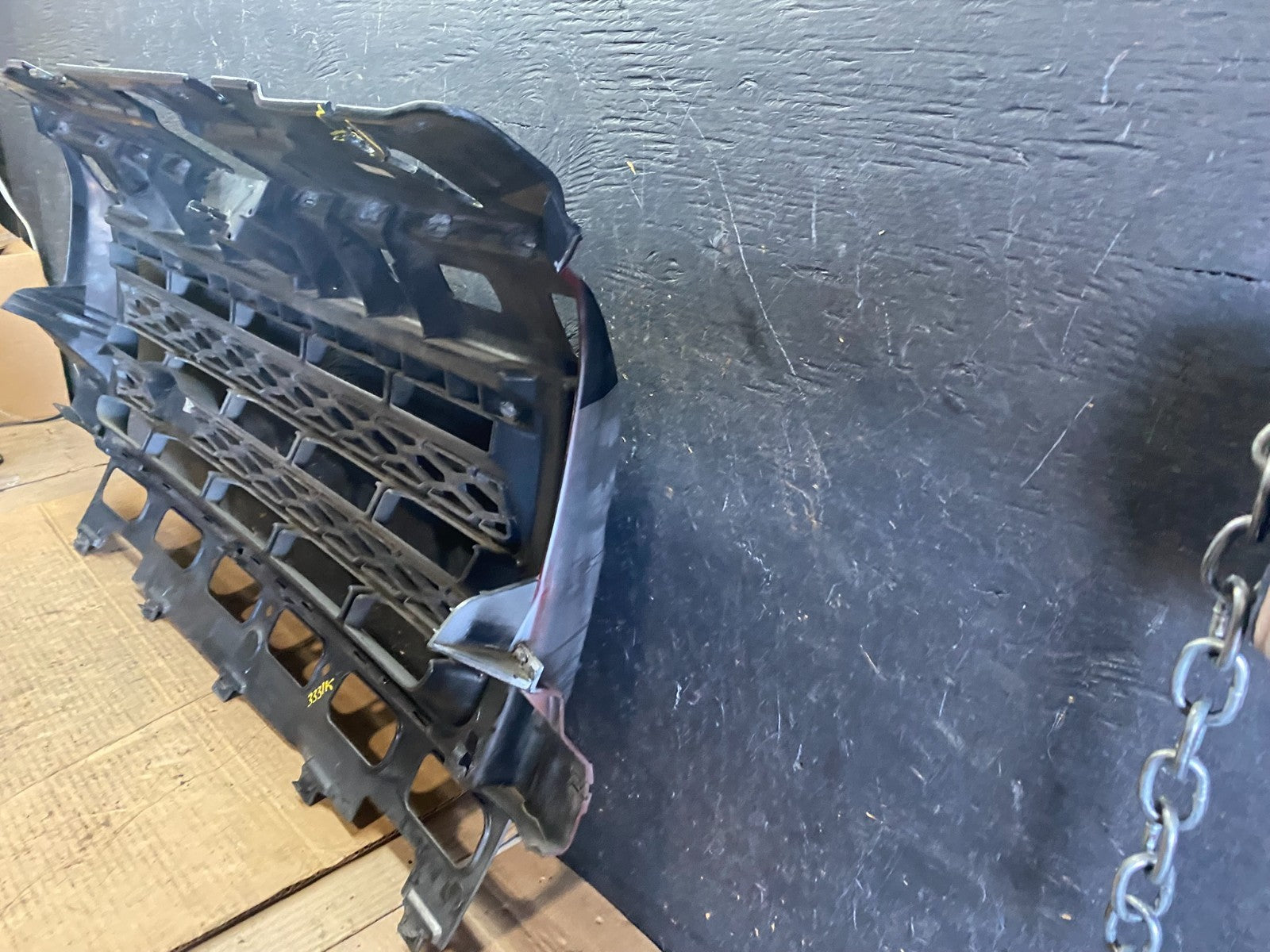 2008 to 2010 Land Rover LR2 Front Bumper Grille Grill OEM q8567 DG6