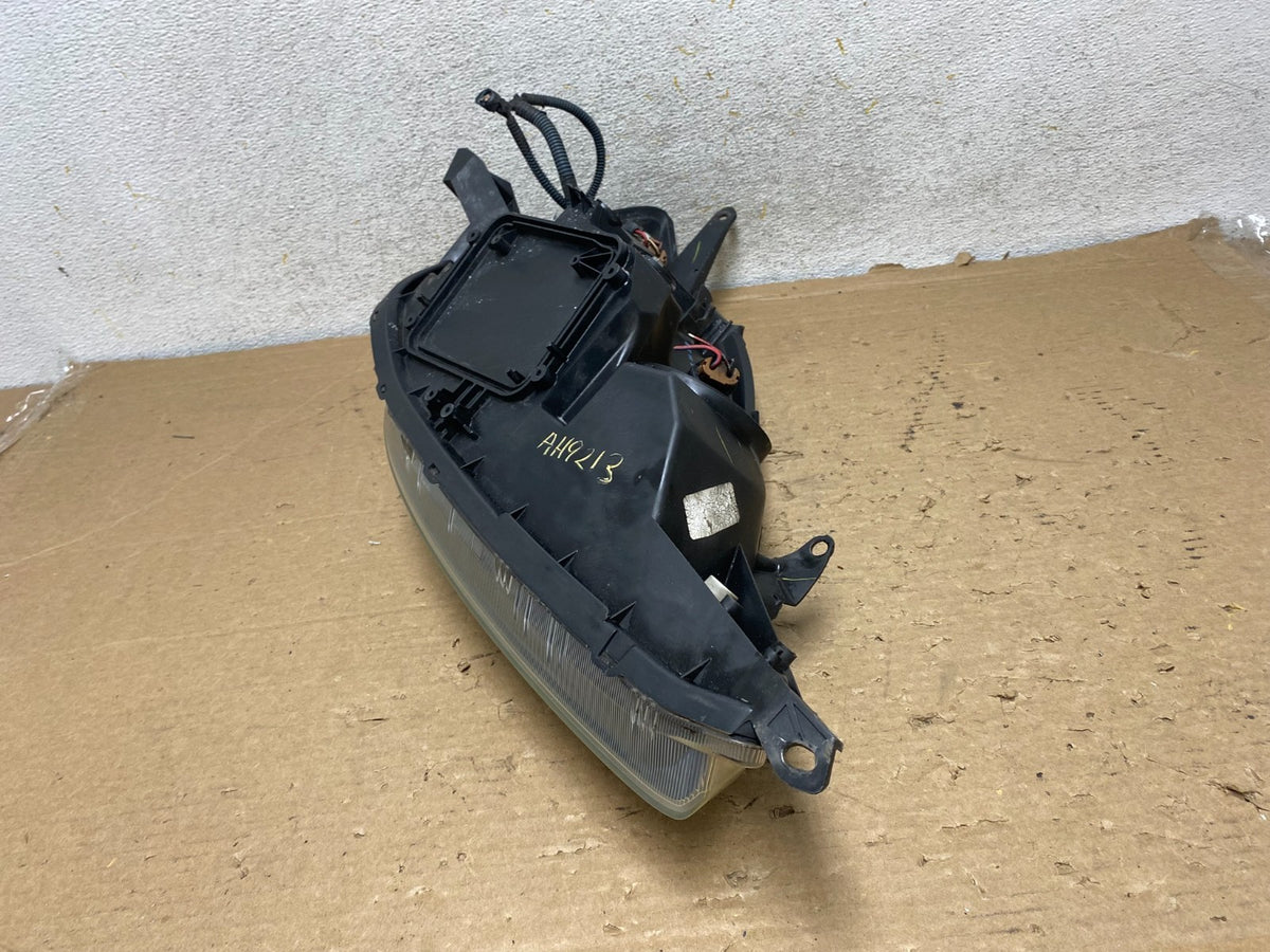 2004-2005 Toyota Sienna Left Driver LH Side Halogen Headlight AH9213 DW7