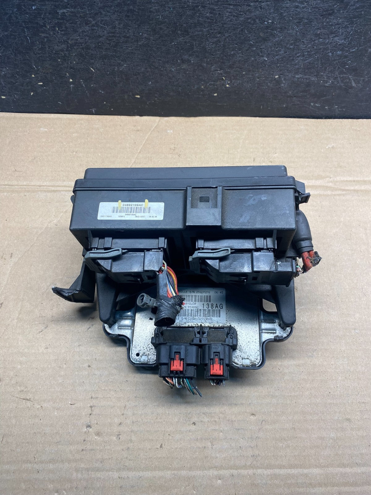 2007 Jeep Grand Cherokee Integrated Power Fuse Box 04692109ac AH9859 DW0
