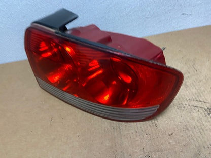 2002 - 2005 Hyundai Sonata Right Passenger RH Side Tail Light OEM AC2950 LK1