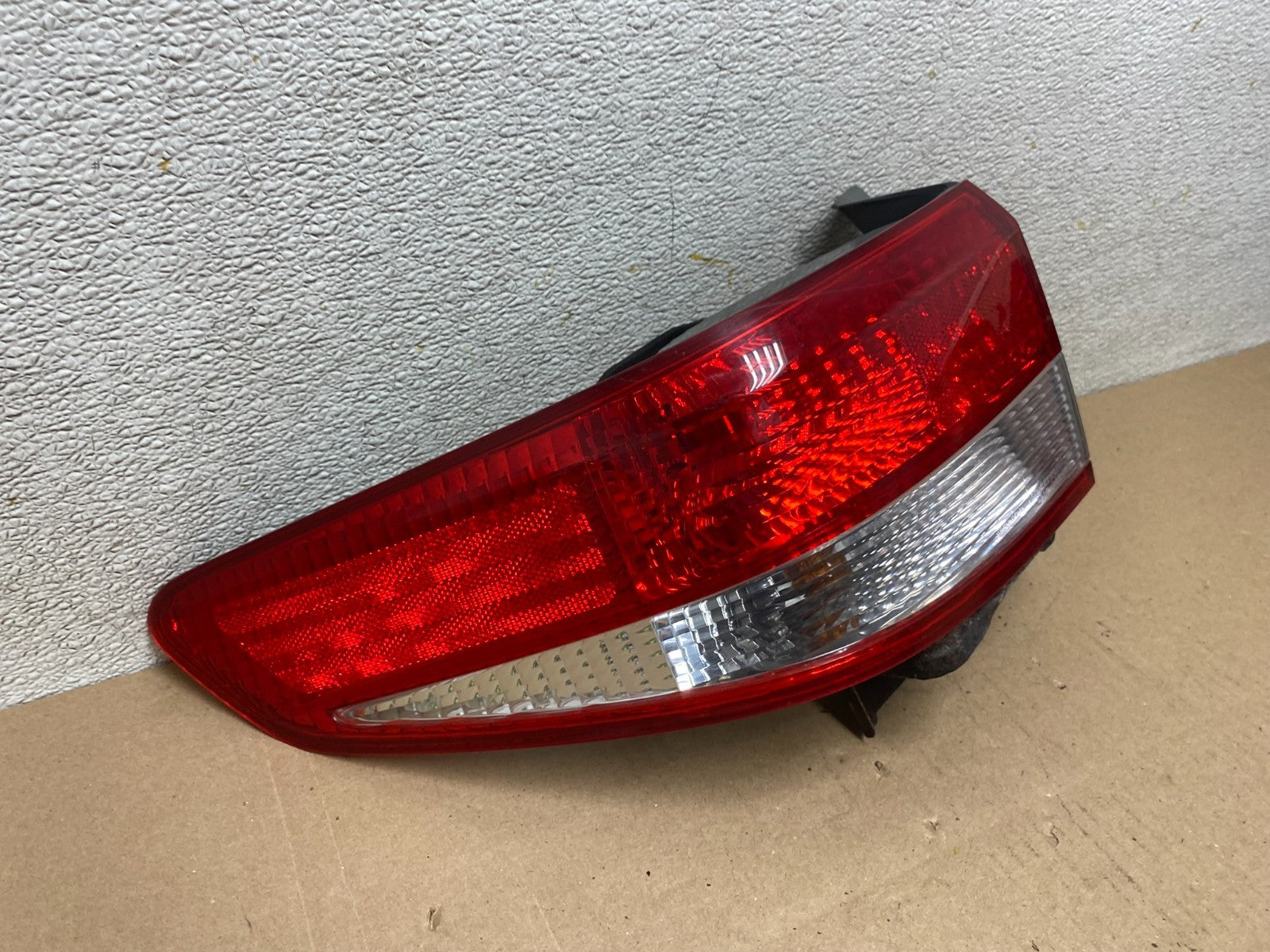 2003 to 2004 Honda Accord Sedan Left Driver Lh Side Tail light R8096 DW2