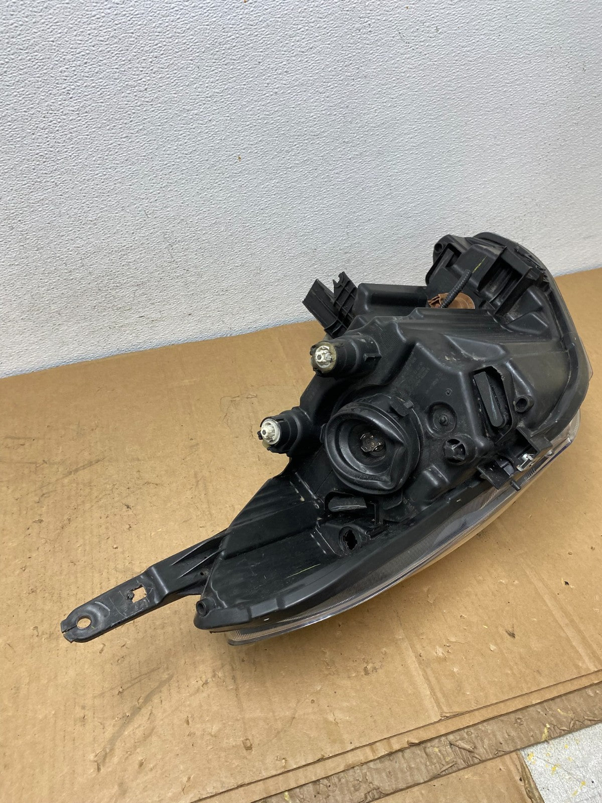 2015 to 2019 Nissan Versa Headlight Left Driver Lh Side AC8634 DW9