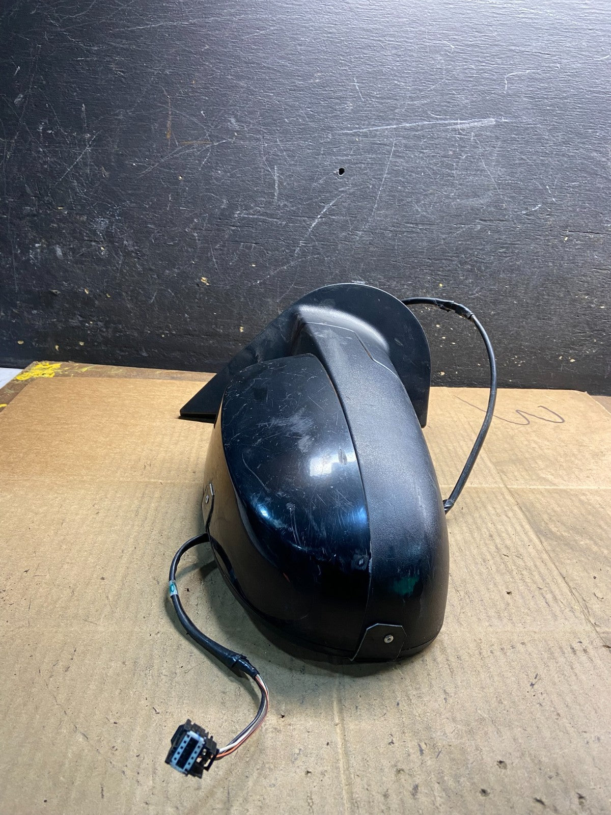 2007-2013 Chevrolet Tahoe Silverado Suburban Right Passenger Mirror OEM Y3978 DG1