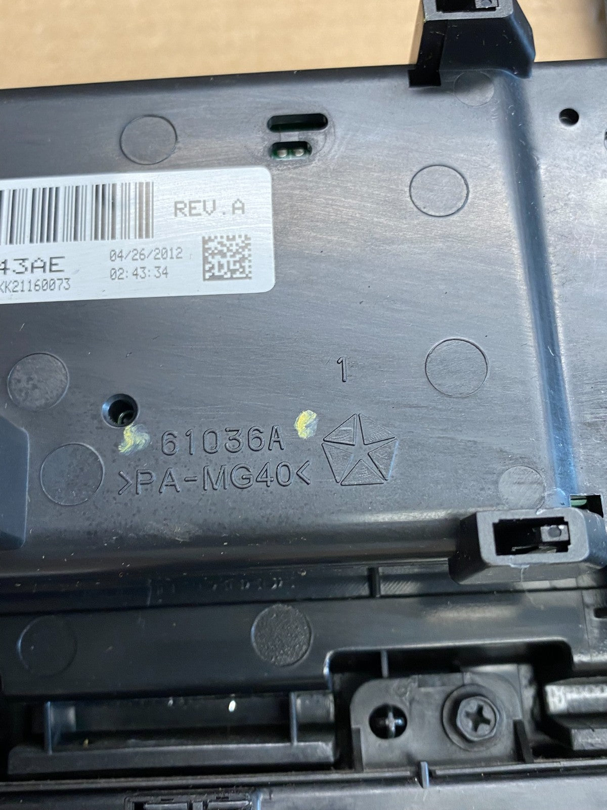 2008 to 2012 Jeep Liberty Dash Climate Temperature Control Radio Bezel AG0085 DG5