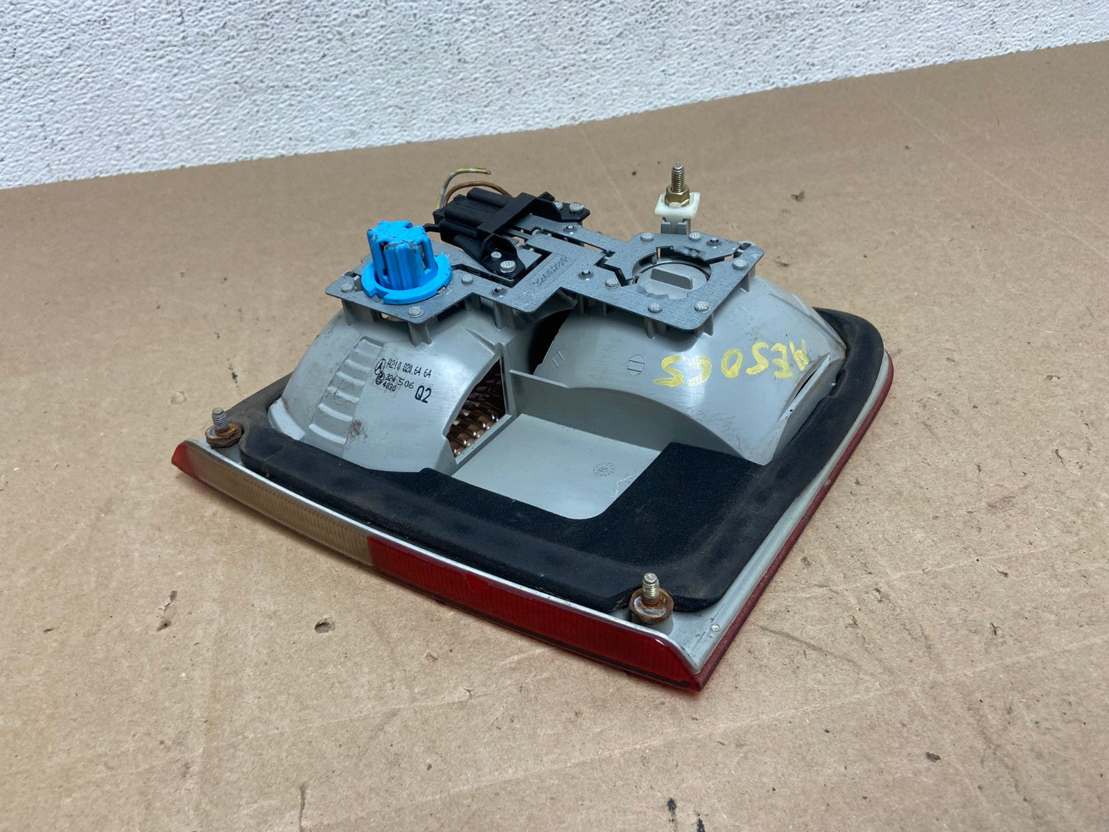 2000-2002 Mercedes-Benz E-Class E320 Wagon Right Inner Tail Light AE5065 LK4