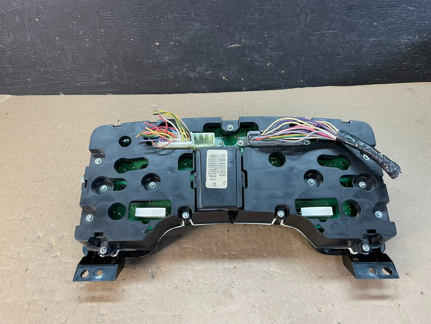 2004 - 2005 Dodge Ram 1500 Instrument Speedometer Gauge Cluster ae3347 DG9