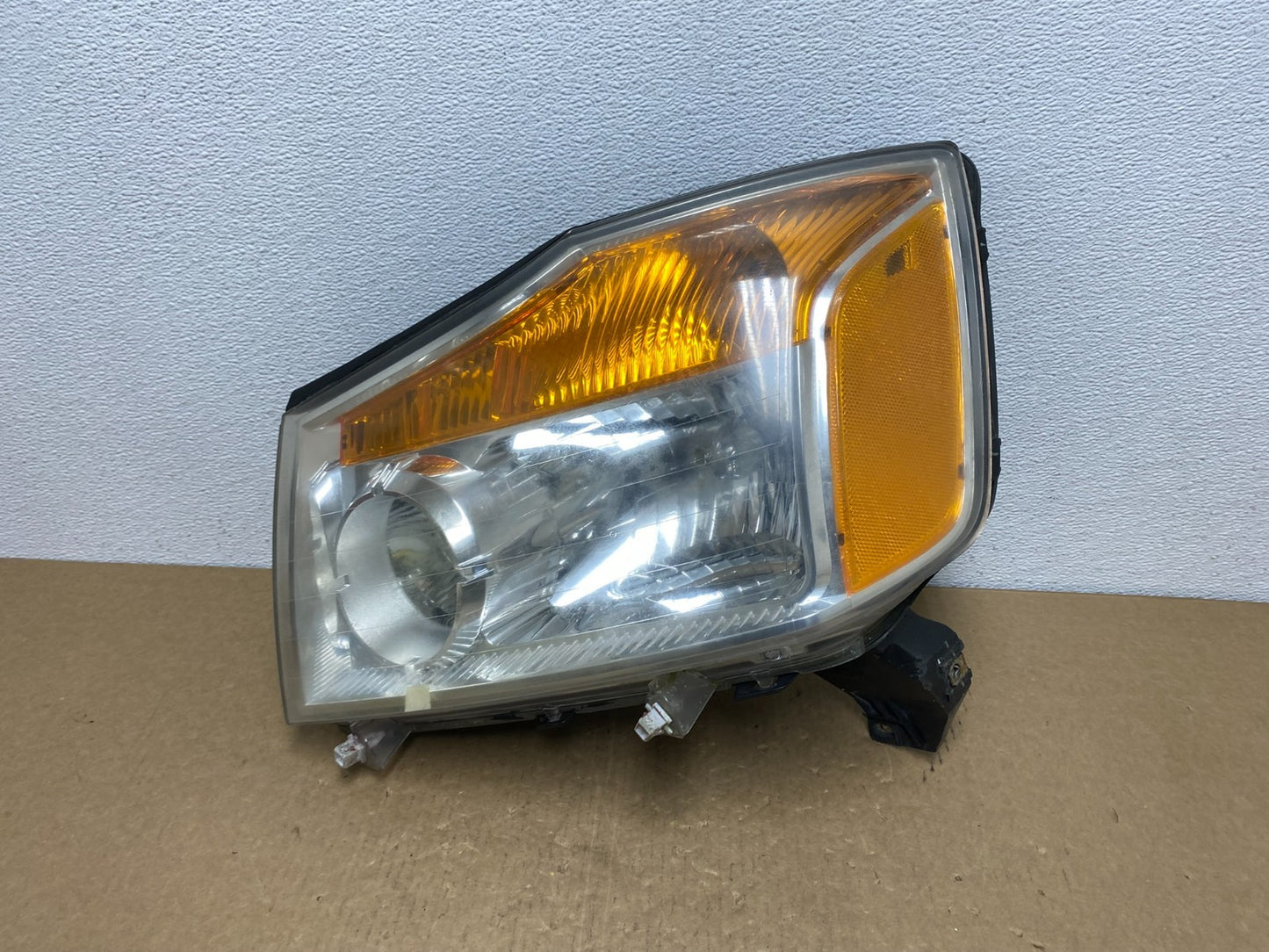 2008 - 2015 Nissan Titan Left Driver LH Headlight Halogen AC1288 DG0