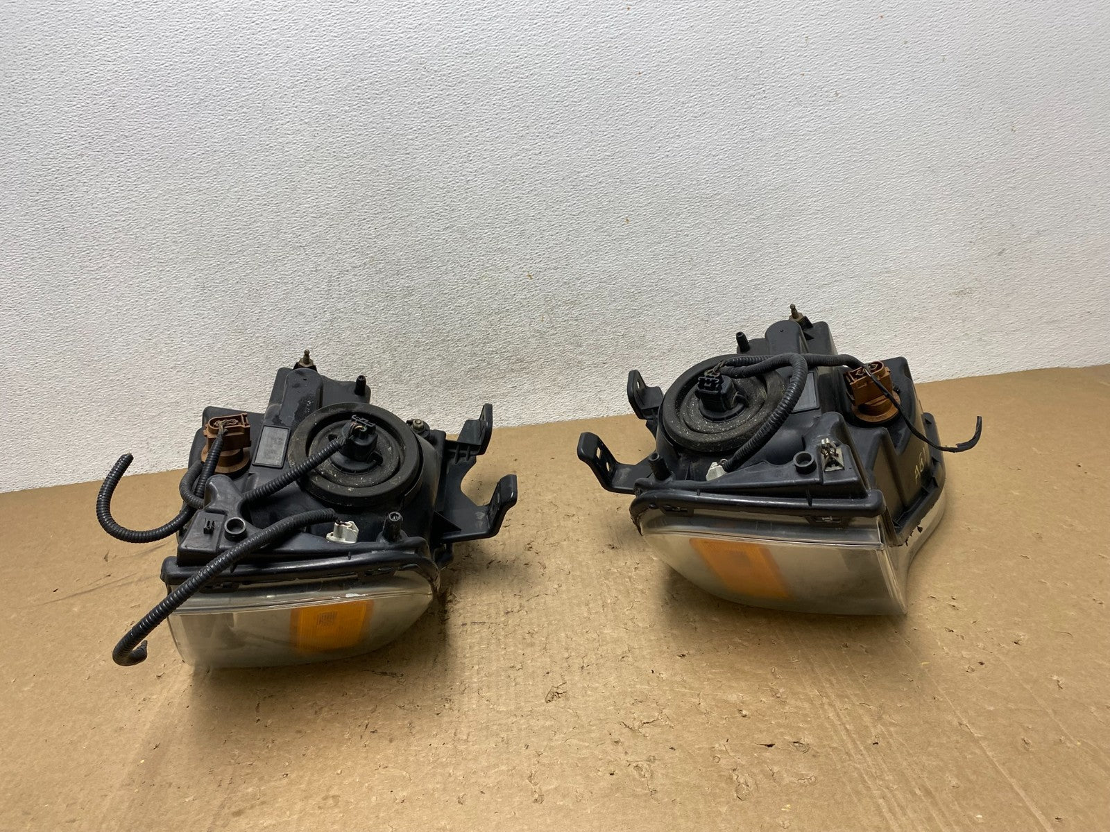 2007 - 2014 Ford Expedition Left+Right Side Headlights Halogen AG1430 DW11
