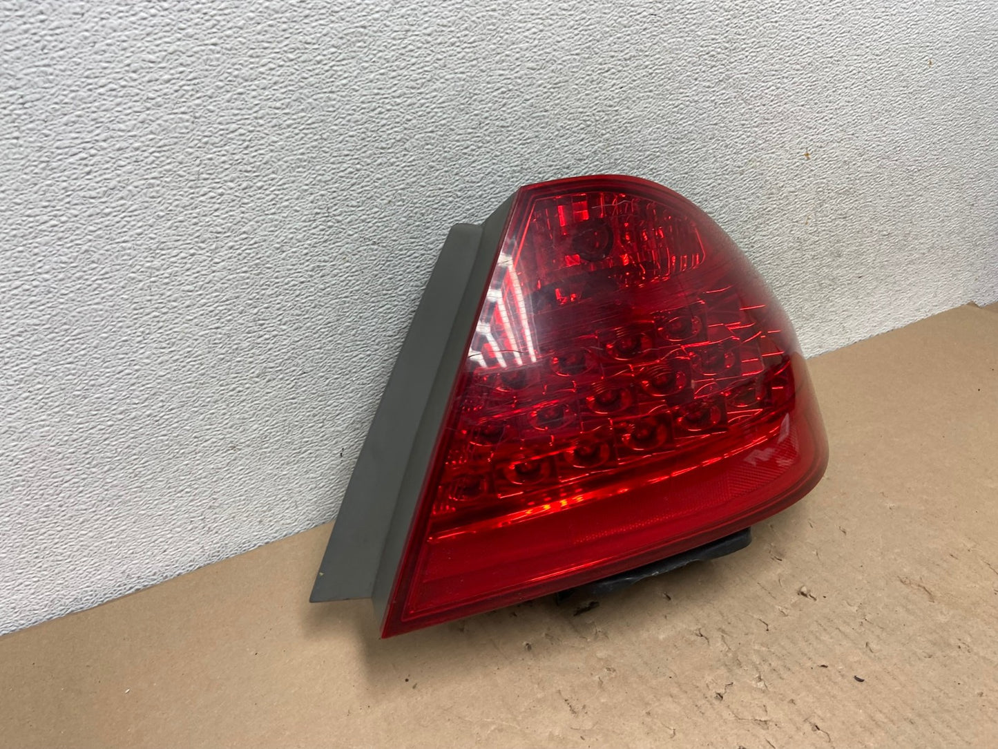 2006 - 2007 Honda Accord Right Passenger Side Tail light AG6735 LK2