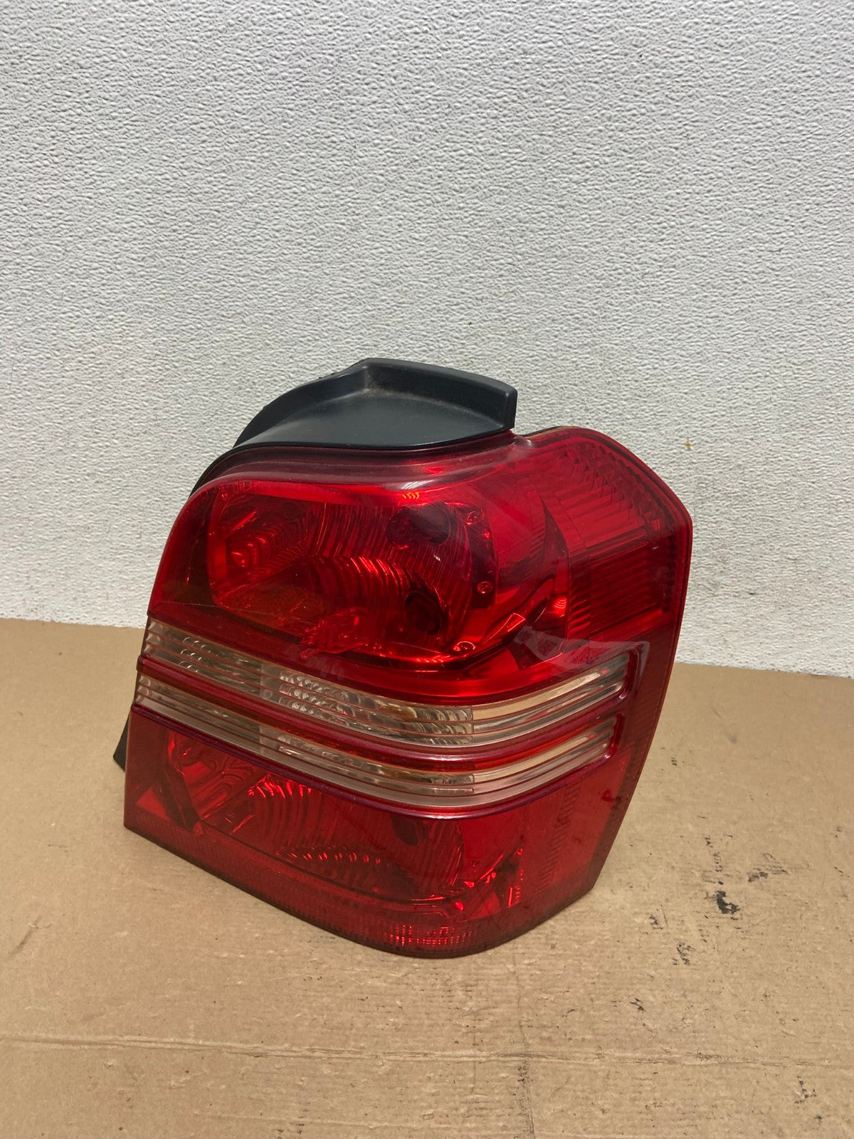 2001 2002 2003 Toyota Highlander Right Passenger RH Tail Light AF4844 LK0