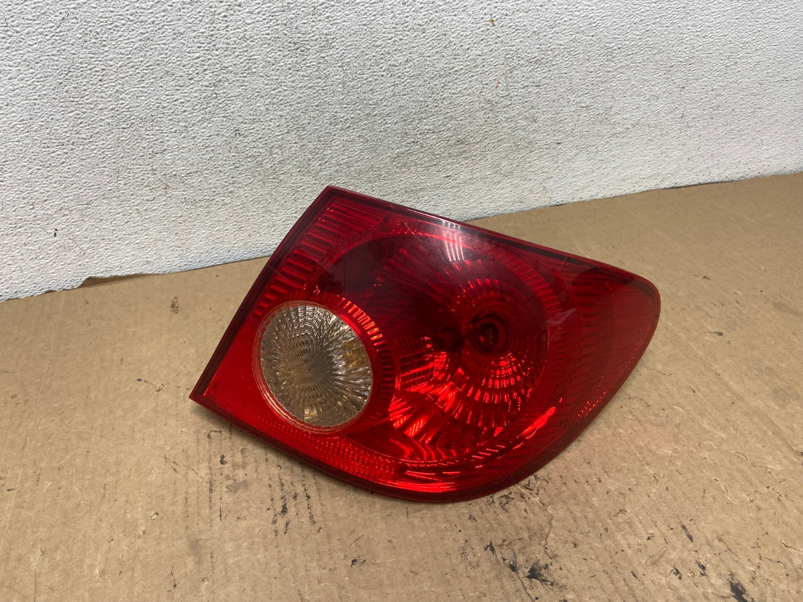 2005 - 2008 Toyota Corolla Right Passenger RH Side Tail light AG2323 LK0