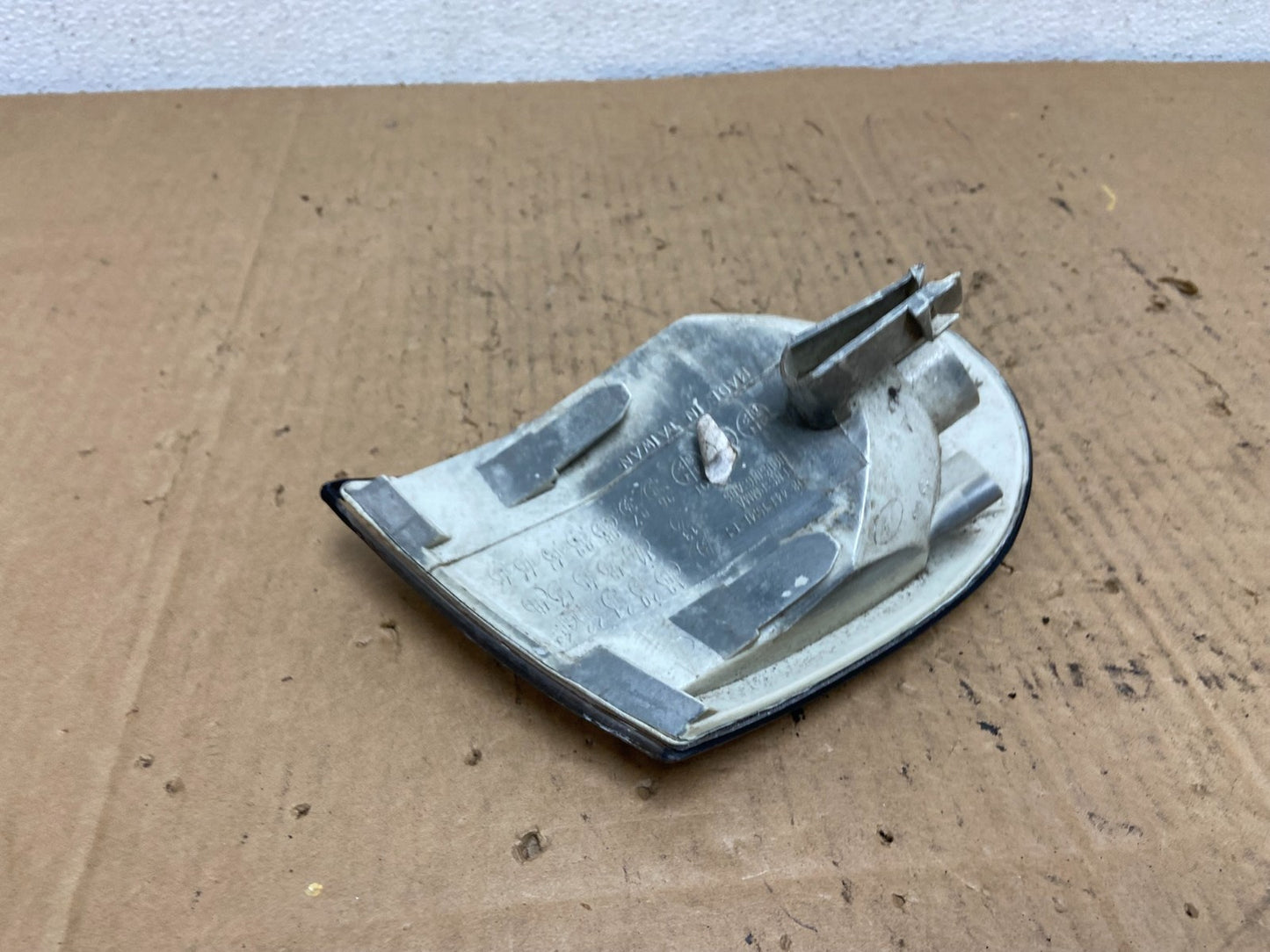 1994 to 1998 Audi A4 Left Driver LH Side Turn Signal ad2406 DG3