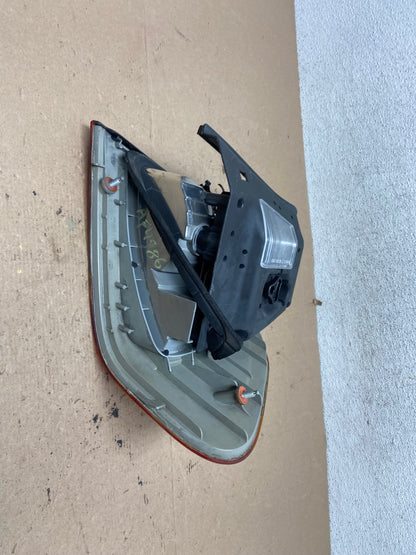 2002 - 2005 BMW 3 E46 Series Left Driver Side Lh Tail Light AF4986 LK7