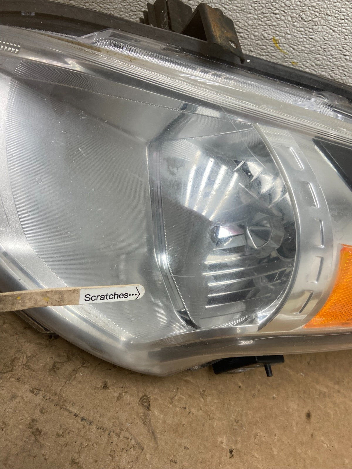 2015 to 2019 Nissan Versa Headlight Left Driver Lh Side Oem Y8166 DW3