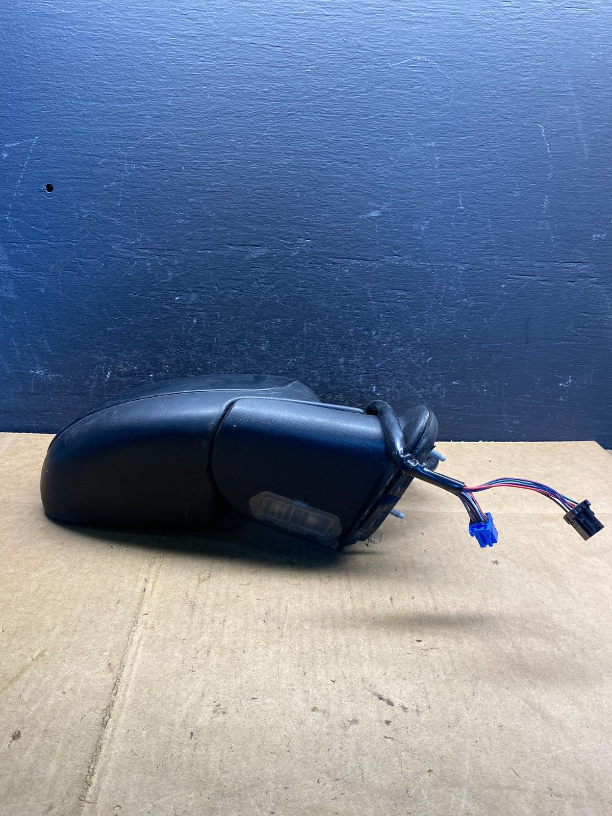 2003-2006 Chevrolet Tahoe Suburban Right Passenger Turn Door Mirror AD4819 DG3