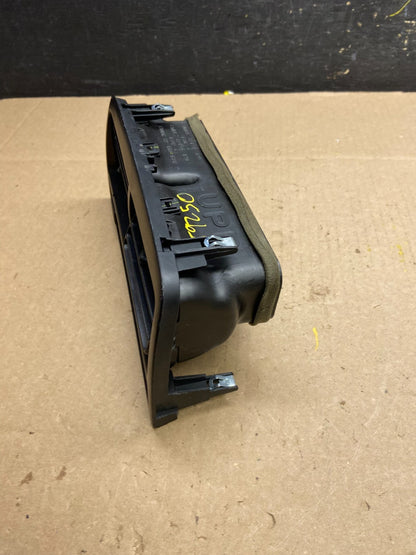 1997 to 2001 Lexus ES330 ES300 Front Center Side Air Vent t9250 DG2