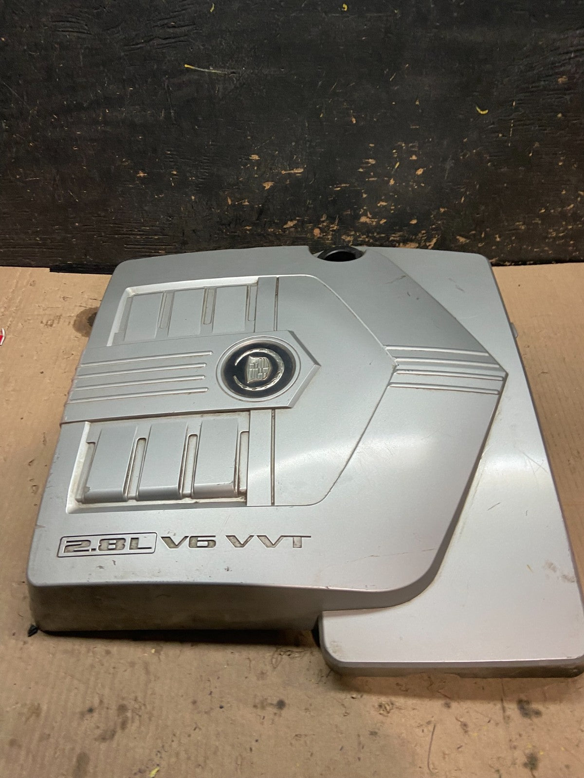 2004 to 2007  Cadillac CTS 2.8L Plastic Engine Cover Shield OEM x7676 DG3