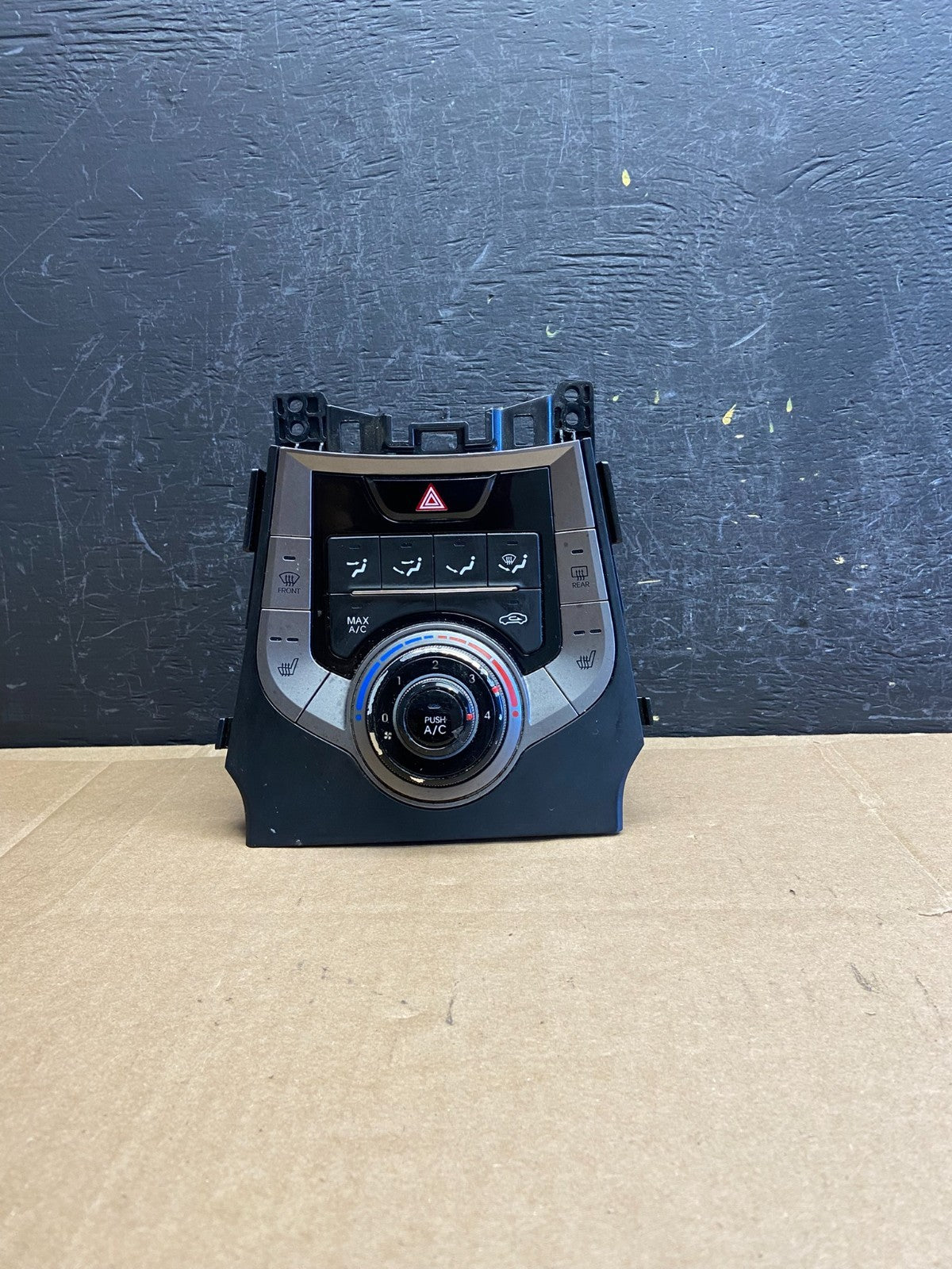 2011 - 2013 Hyundai Elantra Center Heater A/C AC Climate Control Panel AD2053 DG0