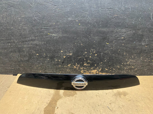 2011-2014 Nissan Juke Rear Trunk Tailgate Liftgate Emblem Panel X3370 DG0