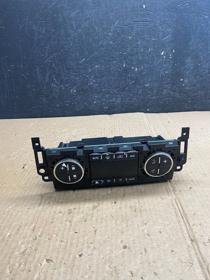2007-2011 GMC Yukon Tahoe Automatic Climate Temperature Temp Control AE4021 DG0