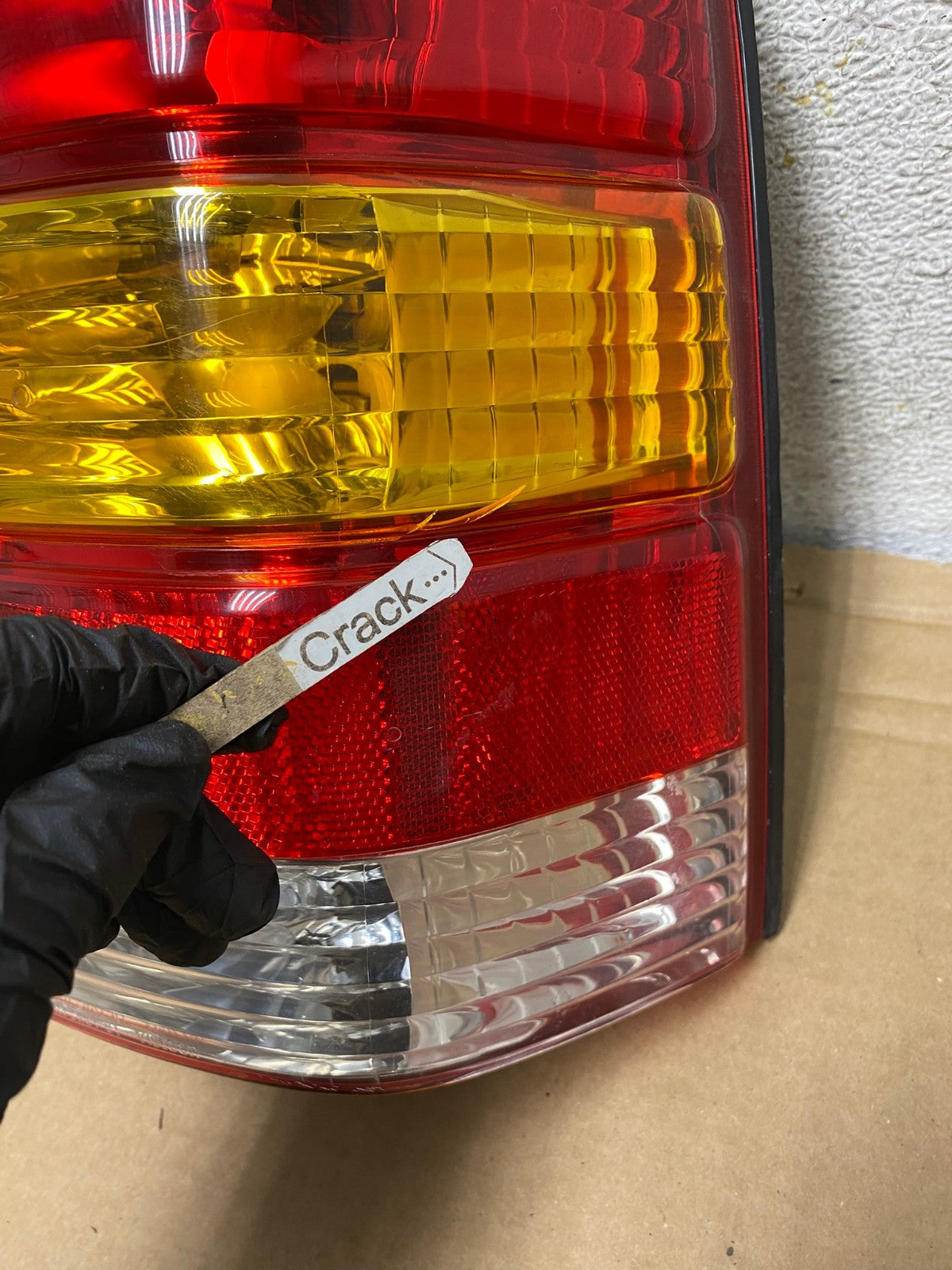 2001 to 2007 Ford Escape Right Passenger RH Side Tail Light AH8188 LK5