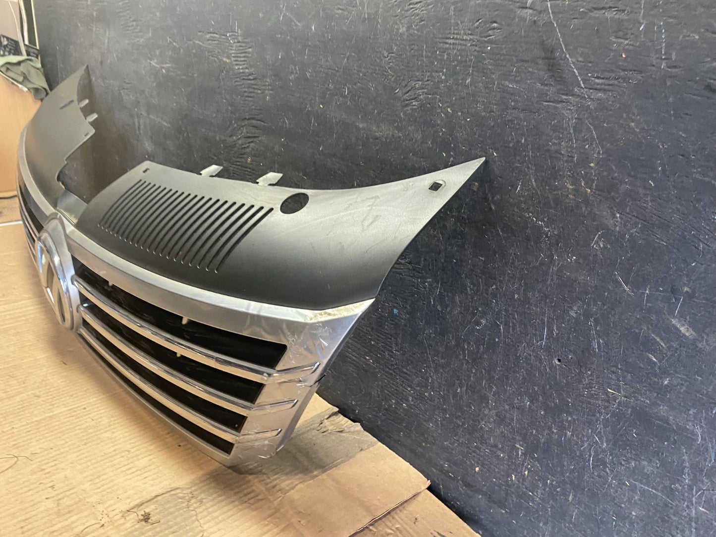 2013 to 2017  Volkswagen CC Front Upper Grill Grille Oem Q0590 DG1
