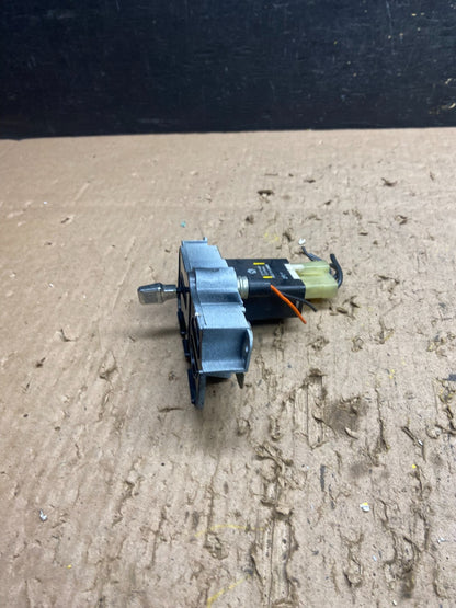 1985 Chrysler Chrysler Fifth Avenue 3747641 Rear Defogger Switch T8803 PS2