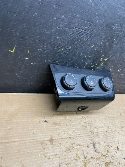 2011-2014 Chrysler 200 Heater AC Climate Switch Temperature Control OEM X1441 DG1
