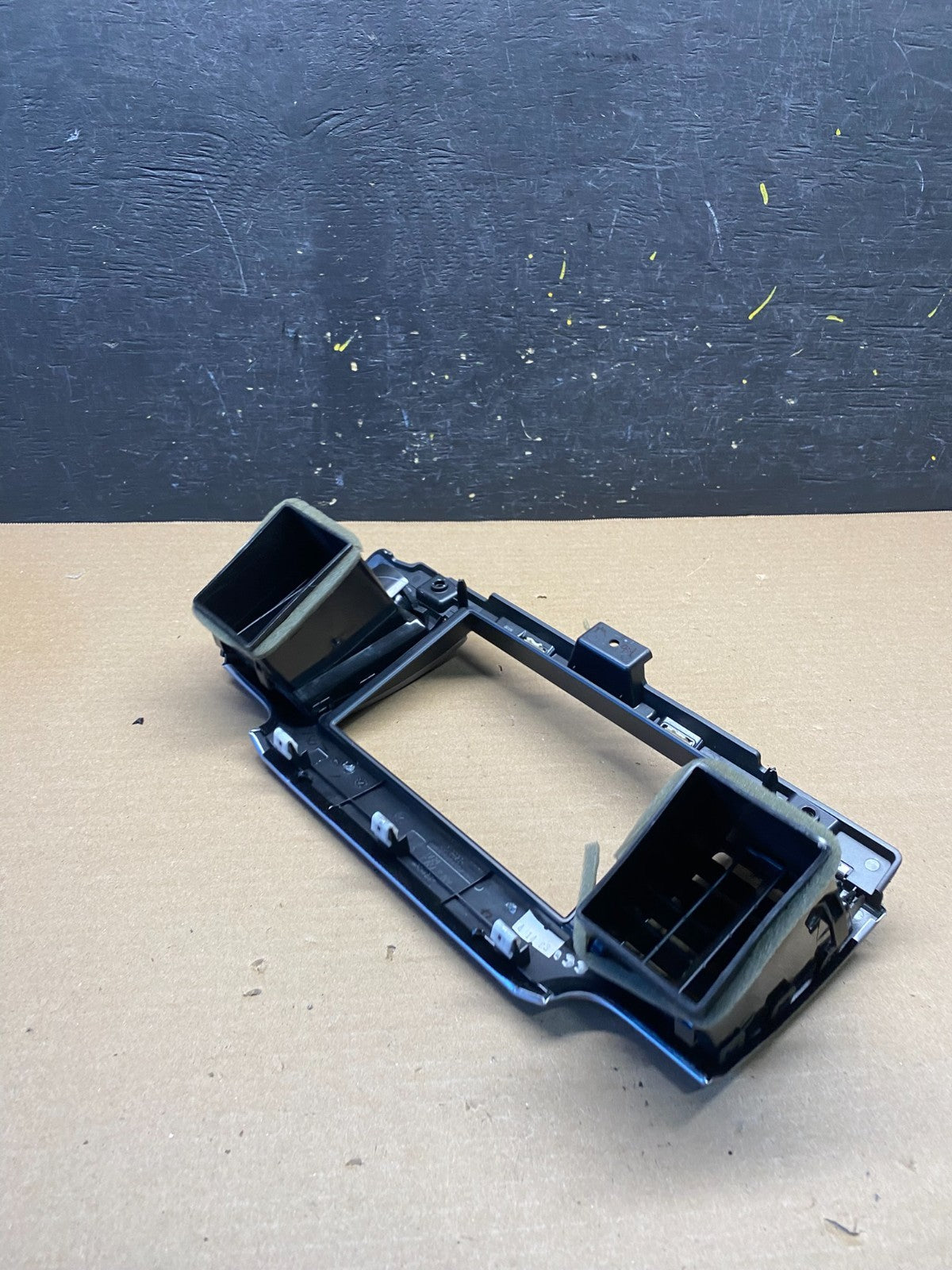 2010 - 2012 Lincoln MKZ Center Dash Gps Radio Bezel Panel Air Vent OEM S2609 DG4