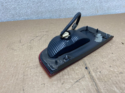 2003-2006 Lincoln Navigator Right Passenger Side Tail Light Inner V1153 DW5