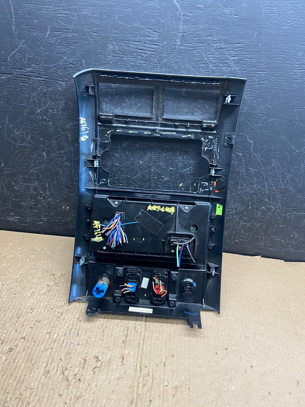 2005-2009 Dodge Durango Heat AC Climate Temp Control Radio Bezel af1616 DG3