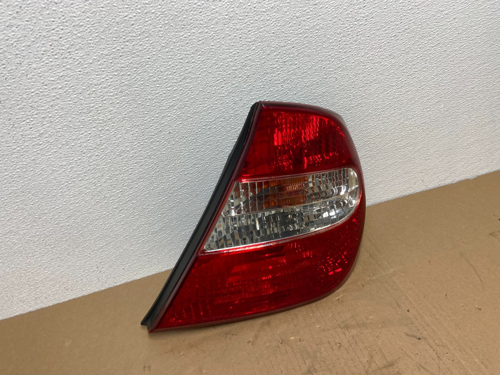 2002 2003 2004 Toyota Camry Tail Light Right Passenger Rh Side DEPO AB6411 DW2