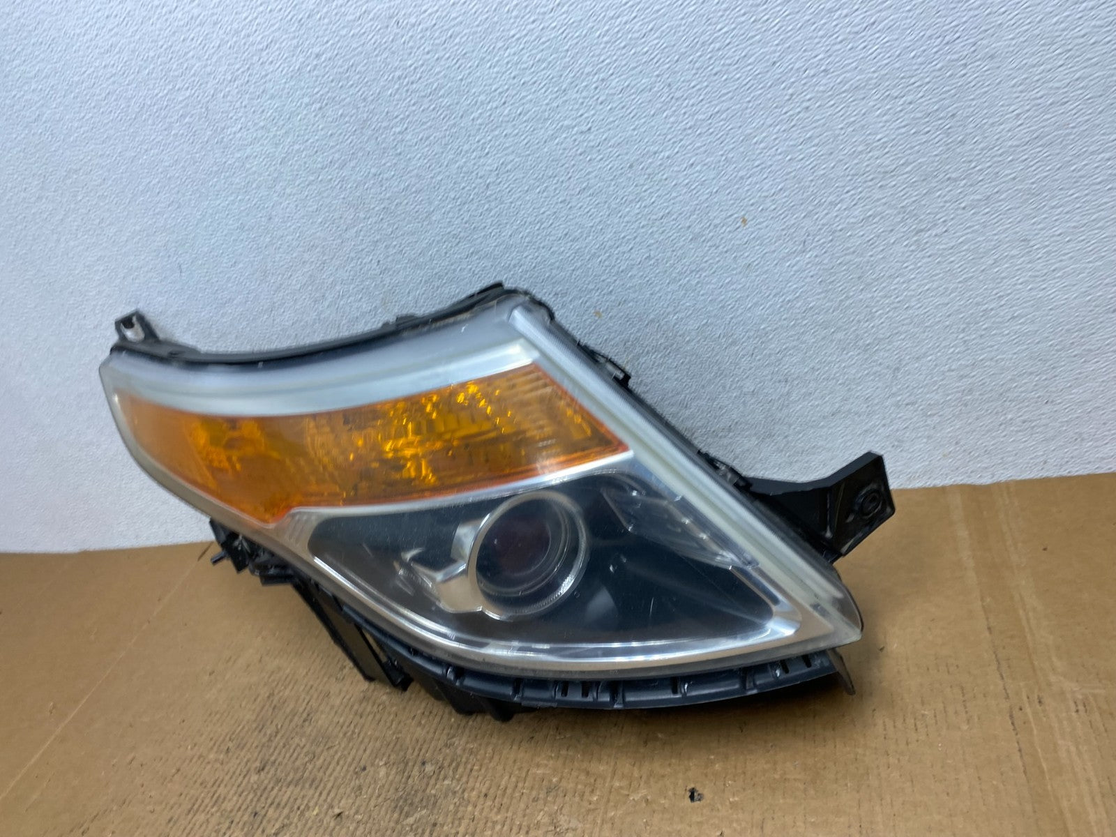 2011 to 2015 Ford Explorer Right Passenger Halogen Headlight AE1663 DW1
