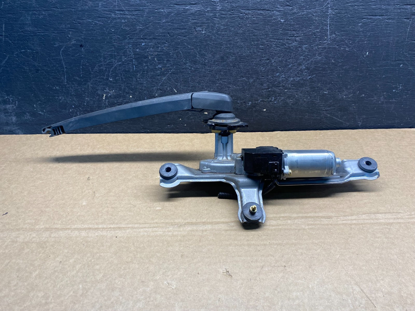 2004 to 2009 Lexus Rx350 RX330 Rear Liftgate Window Wiper Motor AF6882 DG1