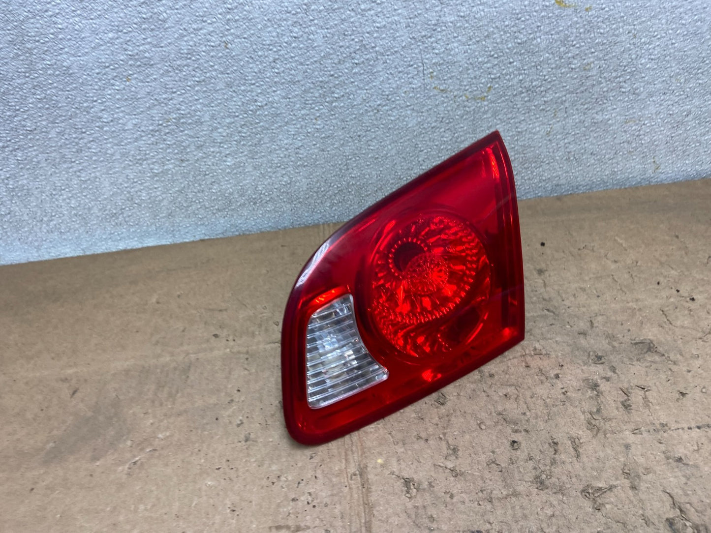 2007 2008 2009 Hyundai Santa Fe Right Passenger Tail Light Inner Oem Y7139 DW2