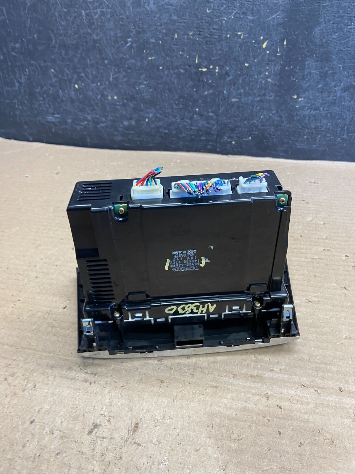 2002 - 2003 Lexus ES300 Center Dash A/C AC Heater Climate Control Unit AH3830 DG4