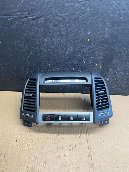 2007 to 2009 Hyundai Santa Fe Center Dashboard Radio Bezel Trim AE3959 DG0