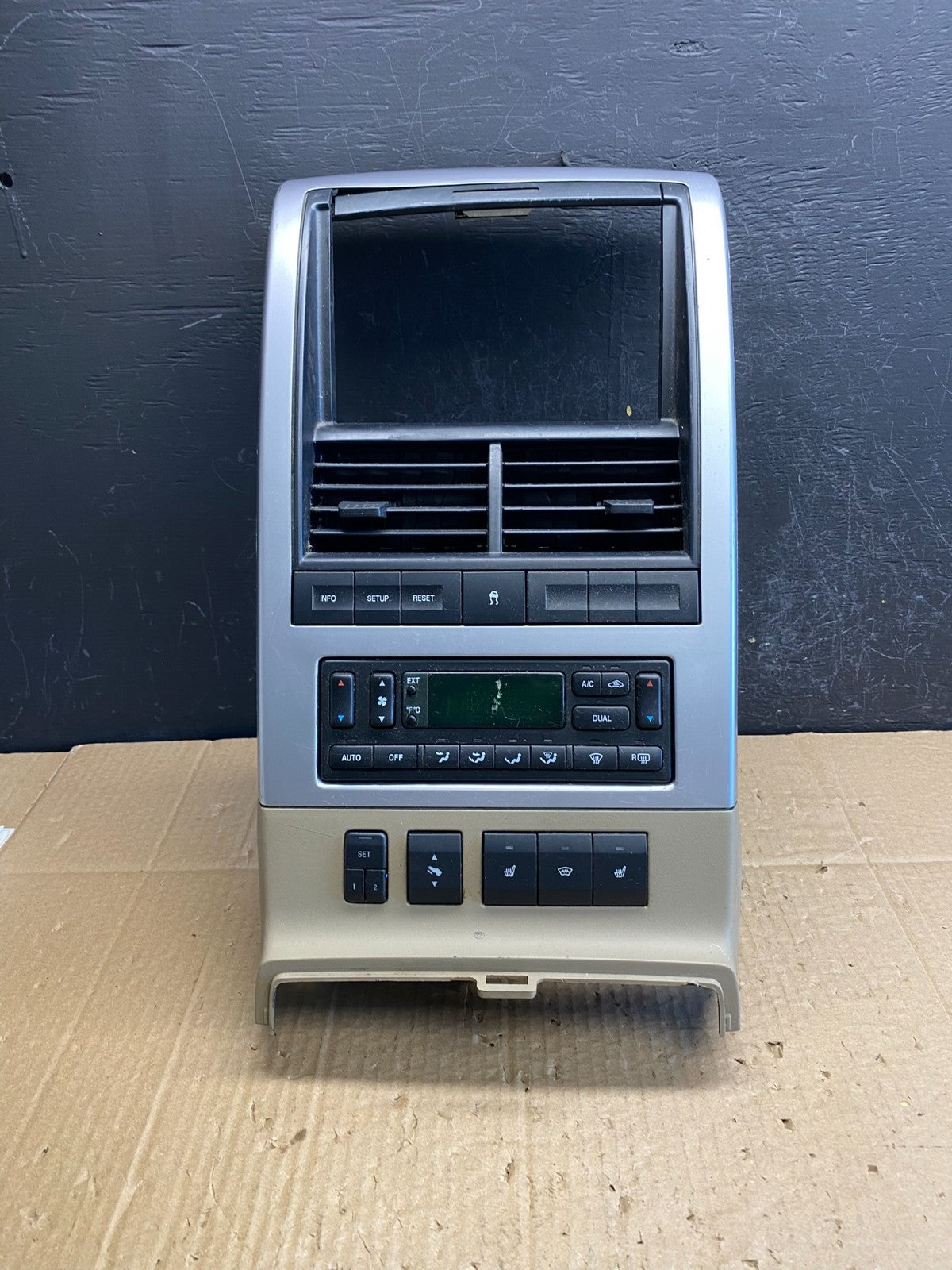 2006-2010 Mercury Mountaineer Radio Heater Climate AControl Bezel Trim ac9552 DG0