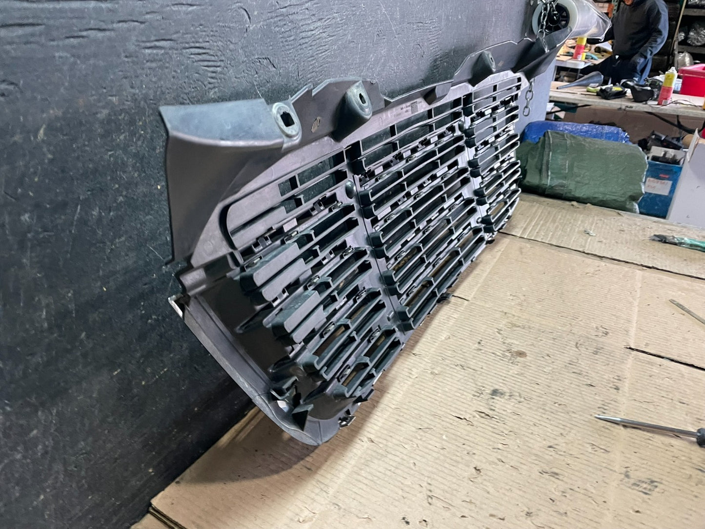 2009 to 2011 Freightliner Sprinter Front Upper Chrome Grill Grille W4652 DG11