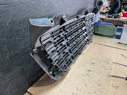 2009 to 2011 Freightliner Sprinter Front Upper Chrome Grill Grille W4652 DG11