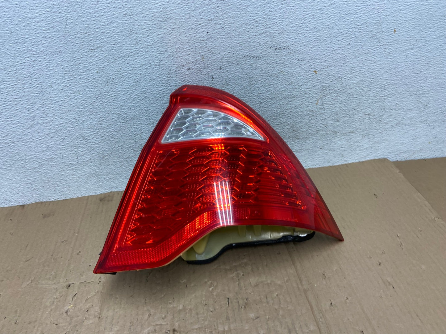 2010 2011 2012 Ford Fusion Right Passenger Side Tail Light AE9057 LK0