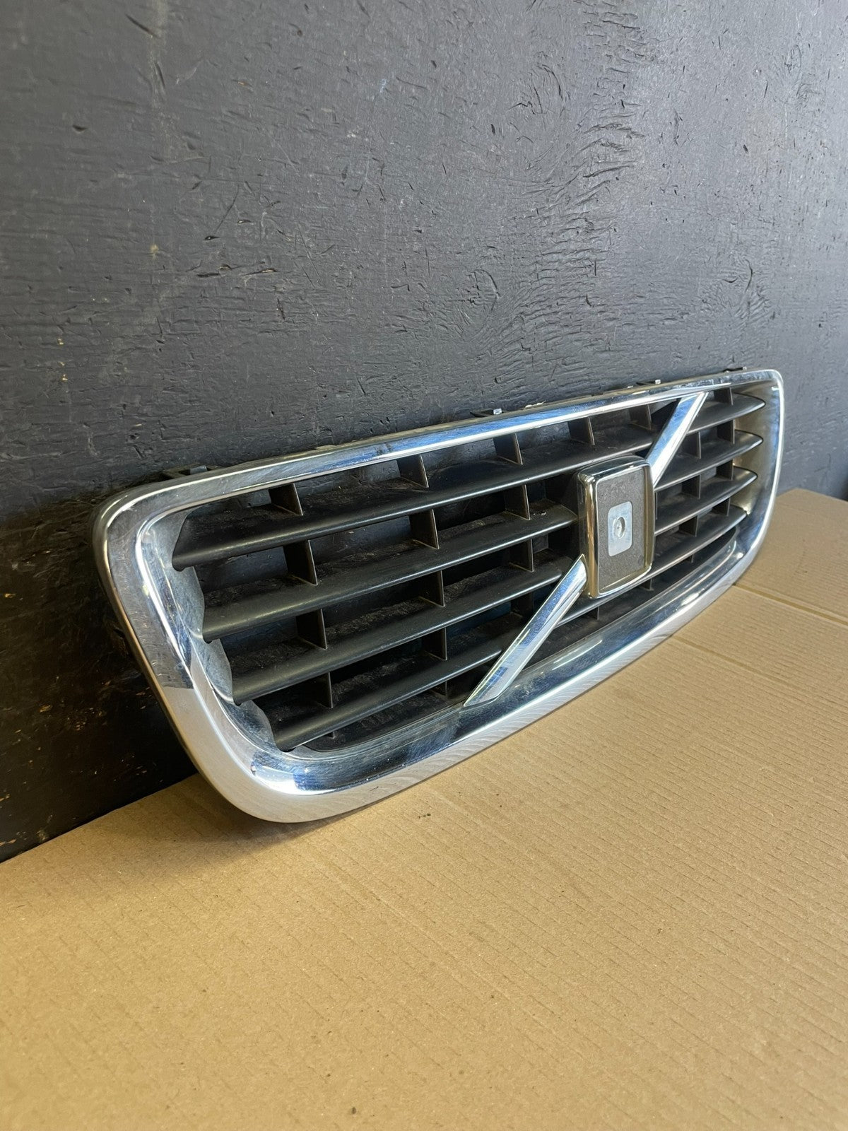 2008 to 2011 Volvo S40 Front Grill Grille AE34862