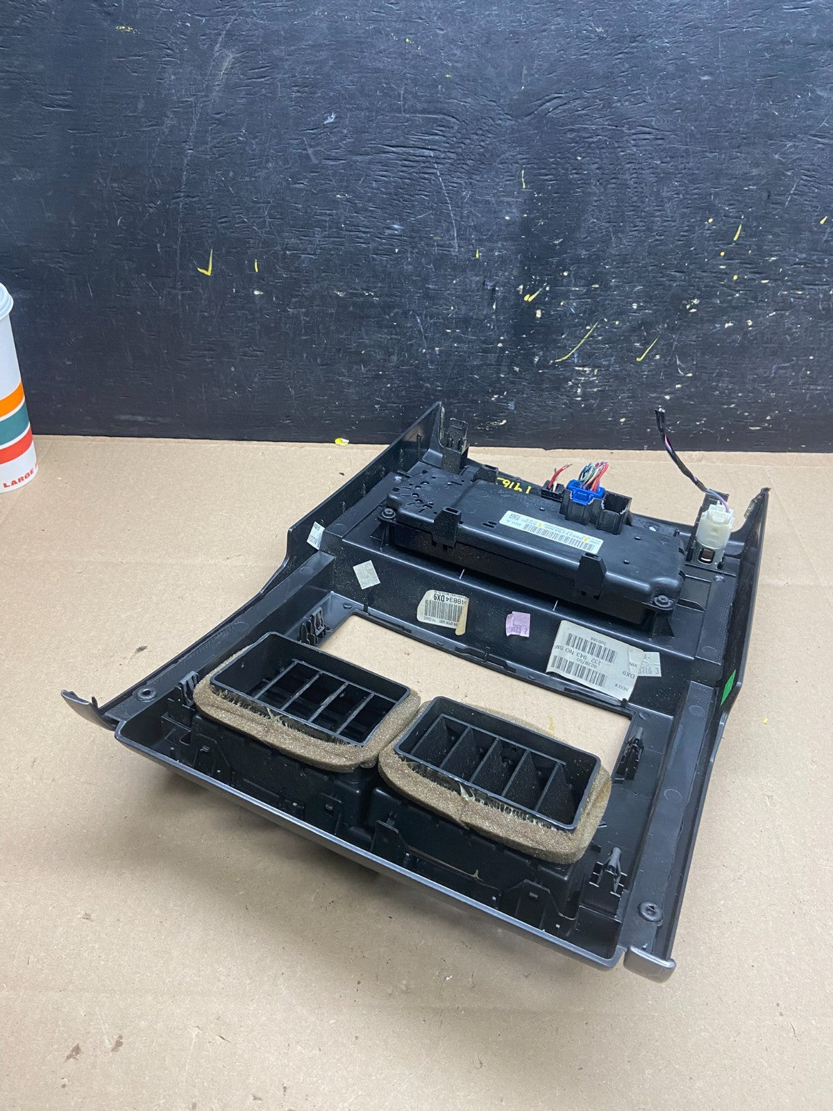 2008 to 2012 Jeep Liberty Dash Climate Temperature Control Radio Bezel t9165 DG3