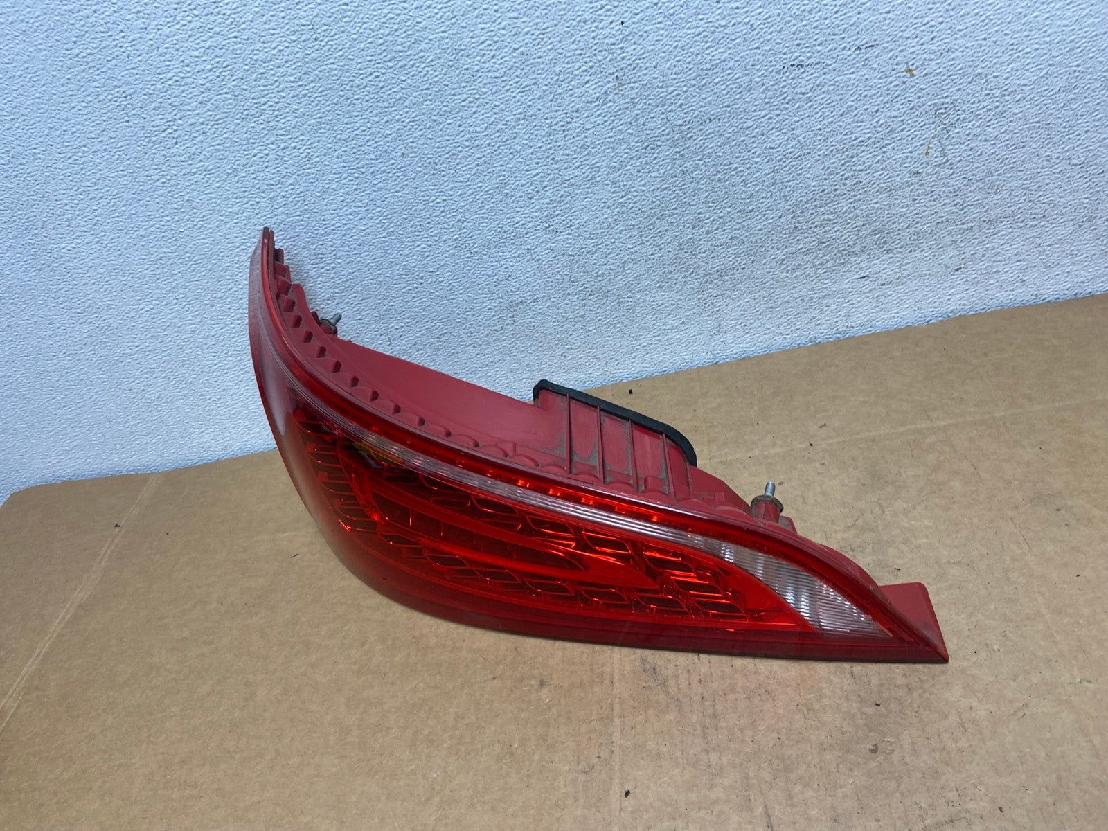 2009 to 2012 Audi Q5 Left Driver LH Side Tail light AD5437 LK1