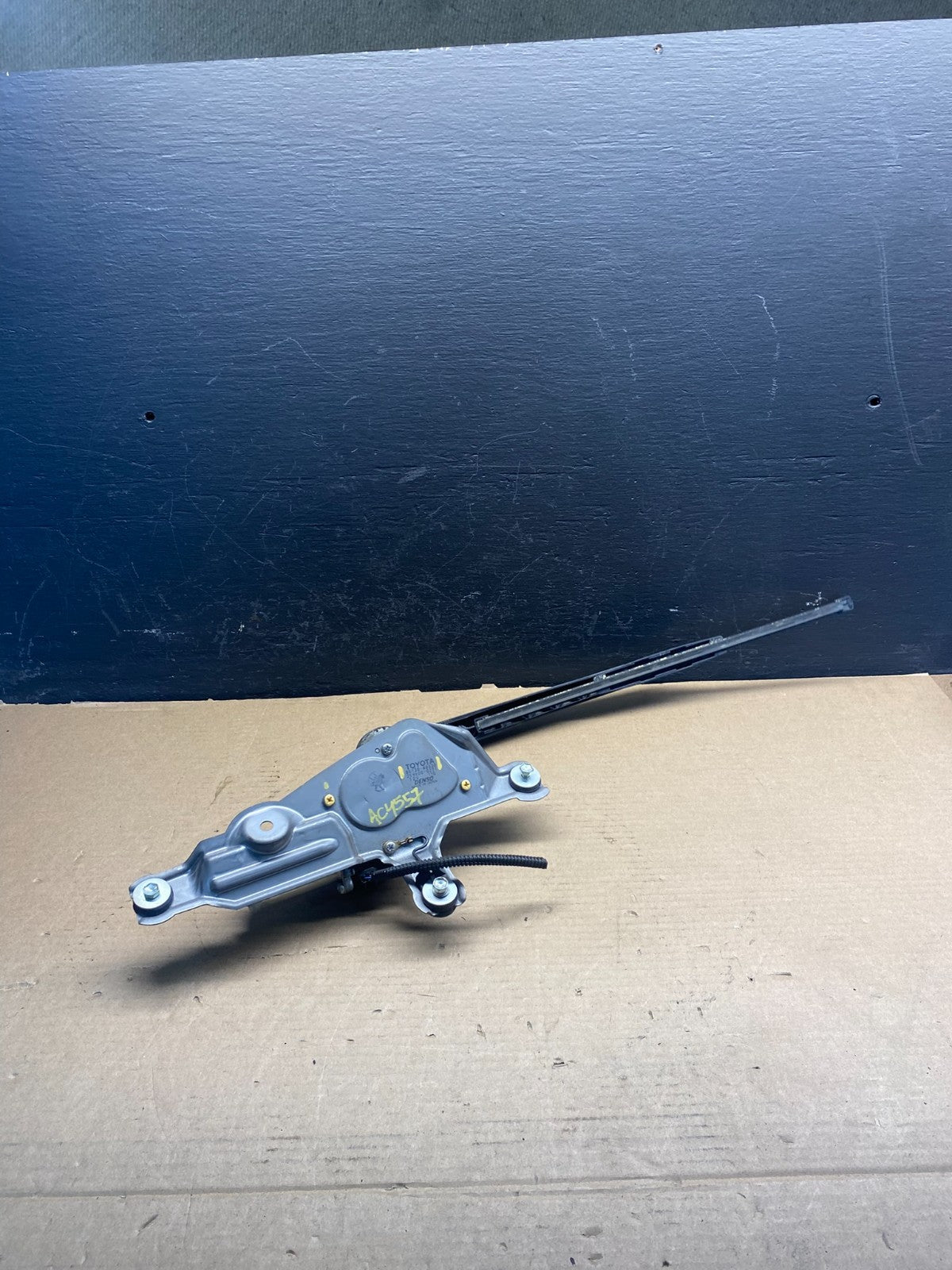 2004 to 2009 Lexus Rx350 RX330 Rear Liftgate Window Wiper Motor Oem ac4557 DG3