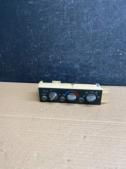 1996-1999 Chevrolet Tahoe AC Climate Control HVAC Rear Window Defogger AG0100 DG0
