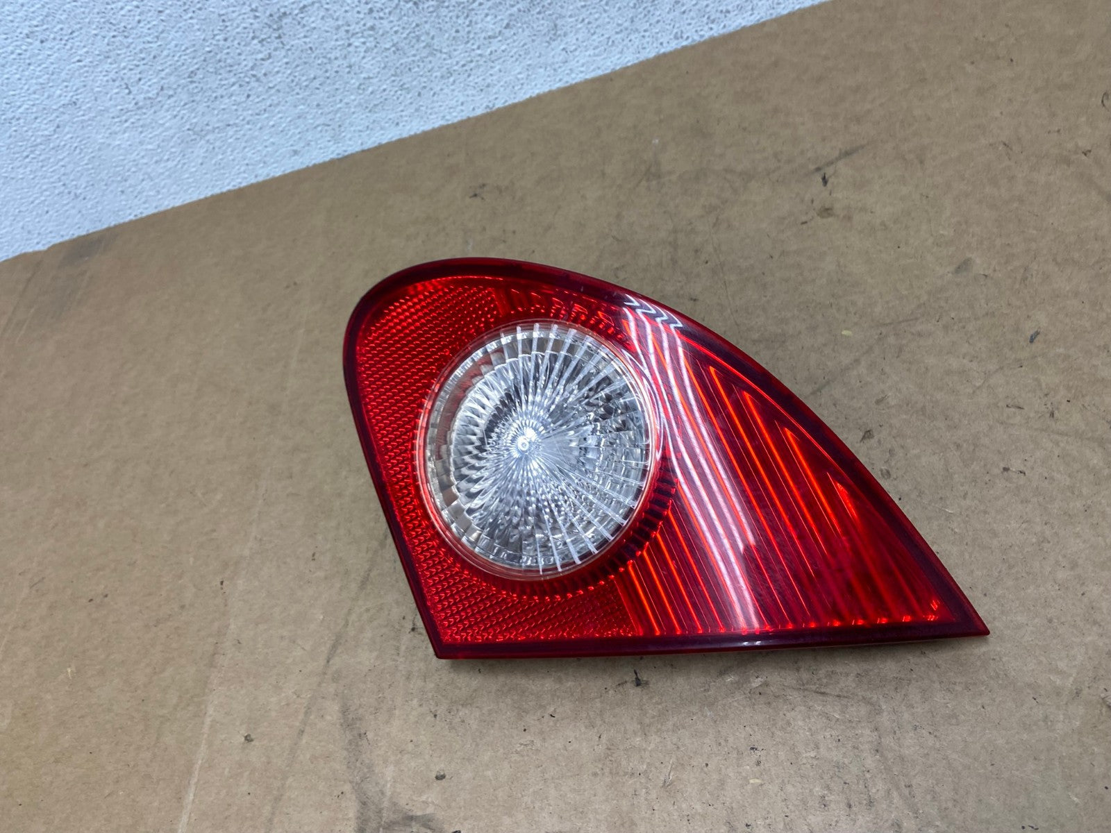 2003-2008 Toyota Corolla Inner Passenger Right RH Side Tail Light AE3117 LK1